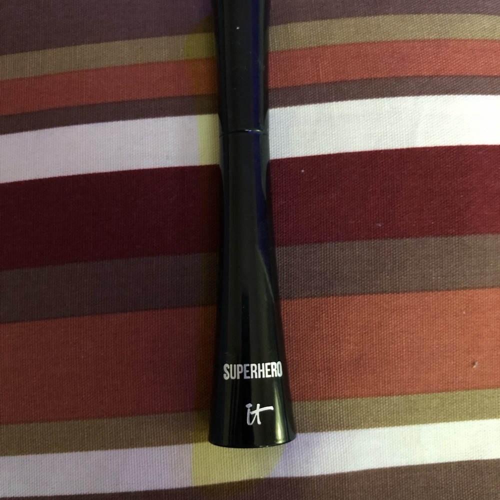 It Cosmetics Superhero Mascara